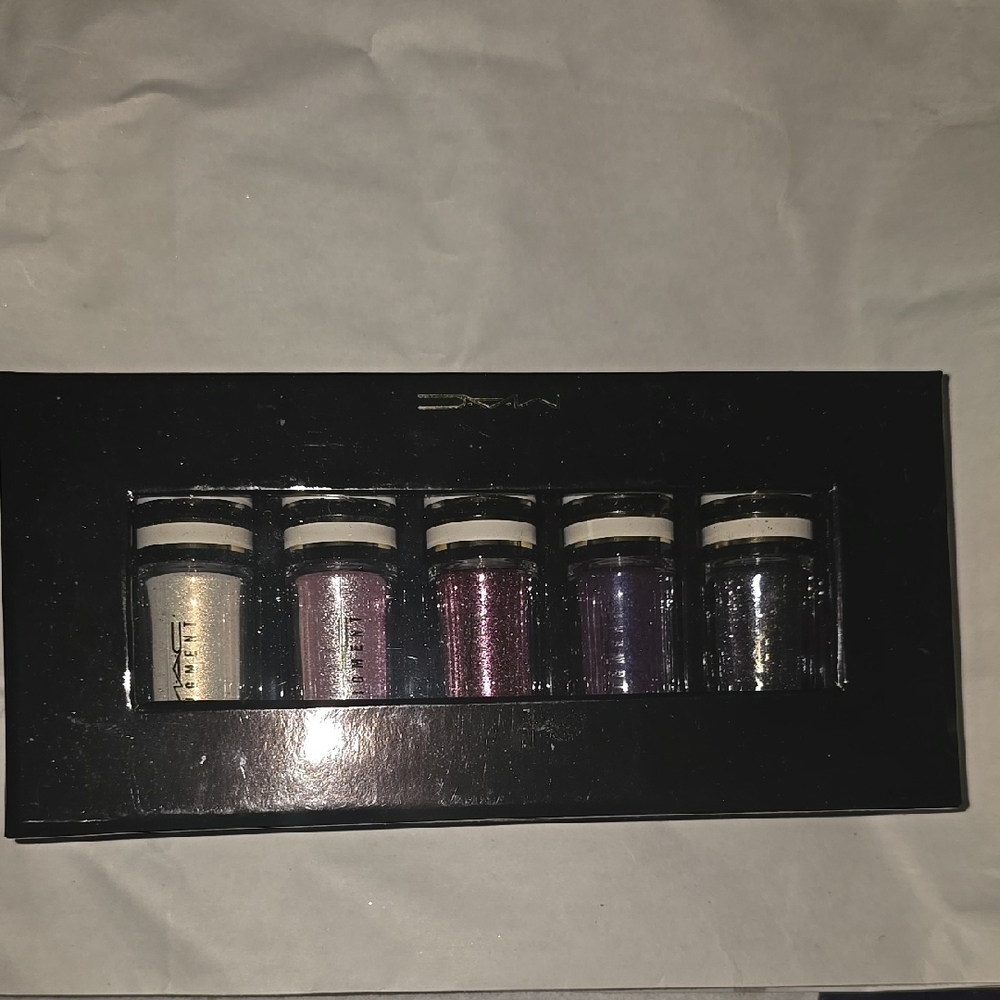 MAC Pigment Set with Glitter